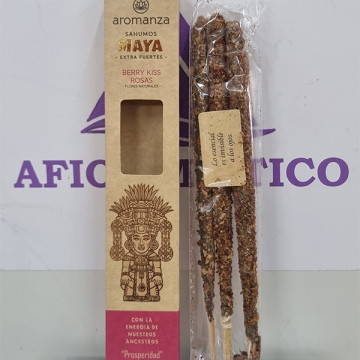 Maya Berry Kiss Rosas